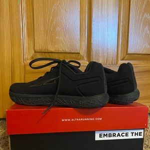 Altra Escalante 2 sz 8.5 womens NWOT